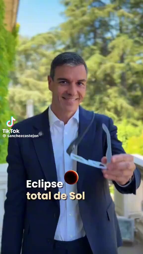 Después de la playlist de verano, llega la app para ver el eclipse "Trío de eclipses". Yo creo que disfruta torturándonos. 😅