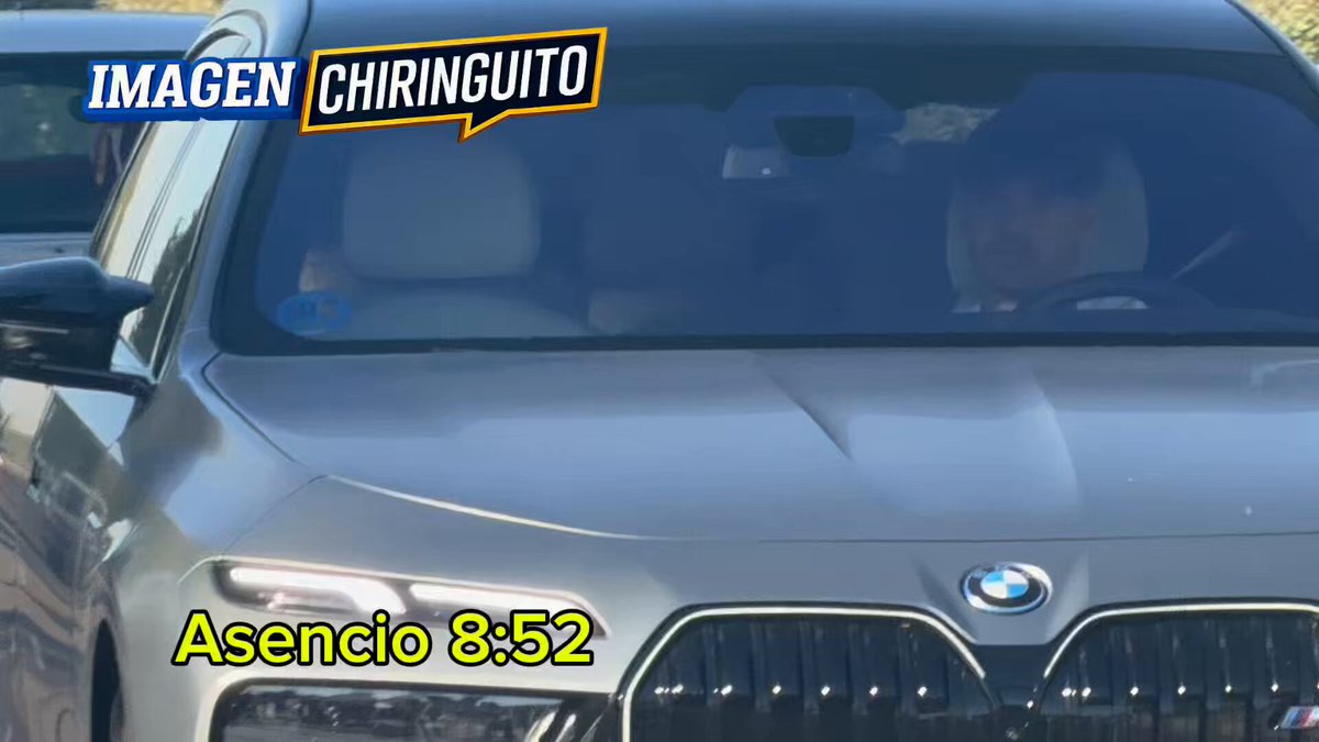 ⚪️⌚️ Así han llegado todos los jugadores del Real Madrid al entrenamiento de esta mañana. 📹 Kike Ortiz