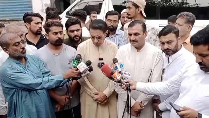 بربریت کا اب خاتمہ ہو گا۔ ریحان ناطق اور تمام حق گو صحافی سچ کی شمعیں ہیں۔