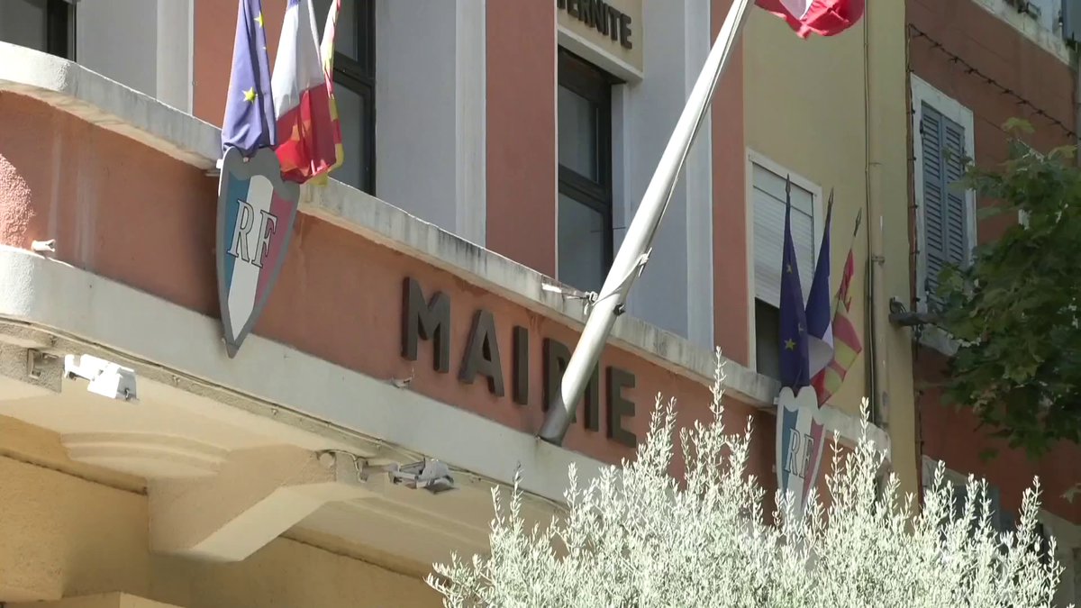 Incendie: le maire d'Aubagne critiqué après avoir emprunté du matériel aux pompiers pour protéger sa résidence secondaire
