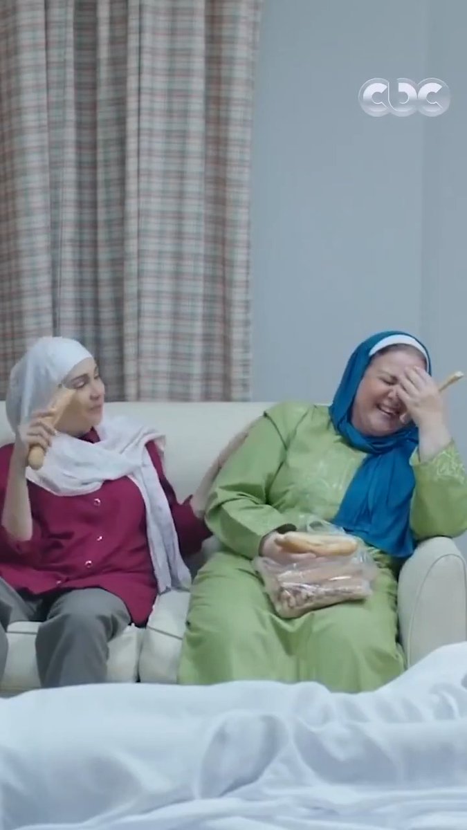 دلال عبد العزيز ضحكت بجد من قلبها 🤣❤ في المشهد ده من مسلسل #سابع_جار