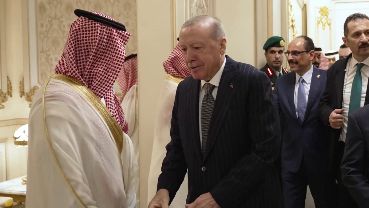 ولي العهد يستقبل الرئيس التركي في مكة