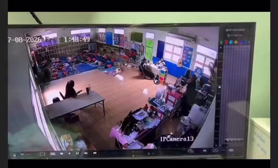 สรุปคือคนขับ น้า-หลาน ฉี่ม่วง รับเสพกัญชาโรยผง แถมมันยังรีบโทรบอกแฟนมาเอาปืนไปซ่อน คือดีใจมากๆที่ไม่มีเด็กเป็นอะไรมาก ส่วนคนก่อเหตุควรติดคุกยาวๆ #ศูนย์เด็กเล็ก #อุบัติเหตุ #กาญจนบุรี