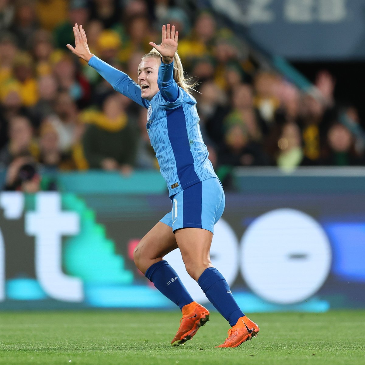 Lauren Hemp brilliance. 👏 Lionesses | #FIFAWWC