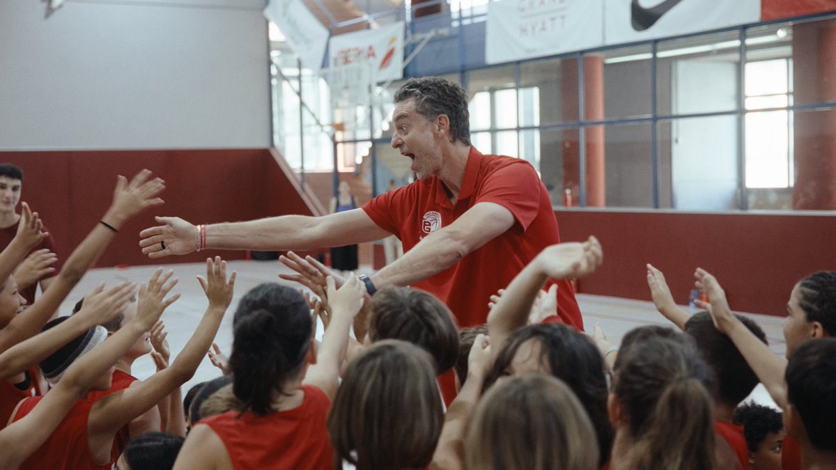 🎥🆕 LA PELÍCULA ya está DISPONIBLE 🏀💯 Ya podéis revivir los momentos inolvidables que nos ha dejado la 22ª edición de la Pau Gasol Academy by Santander España. ¡Gracias a todos por hacerlo posible! ❤️ ℹ️ Aquí tenéis la versión completa: