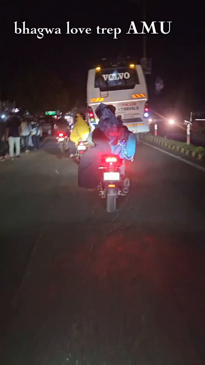 Shocking: Niqabi Muslim girl studying at AMU was reportedly going to OYO with her Hindu BF at 10PM.If this is happening in Jamia &amp; AMU,Can't imagine what's happening in pvt. colleges. Better keep them illiterate,at least their honor would be safe. #Aligarh #BLT #Bhagwa_Trap