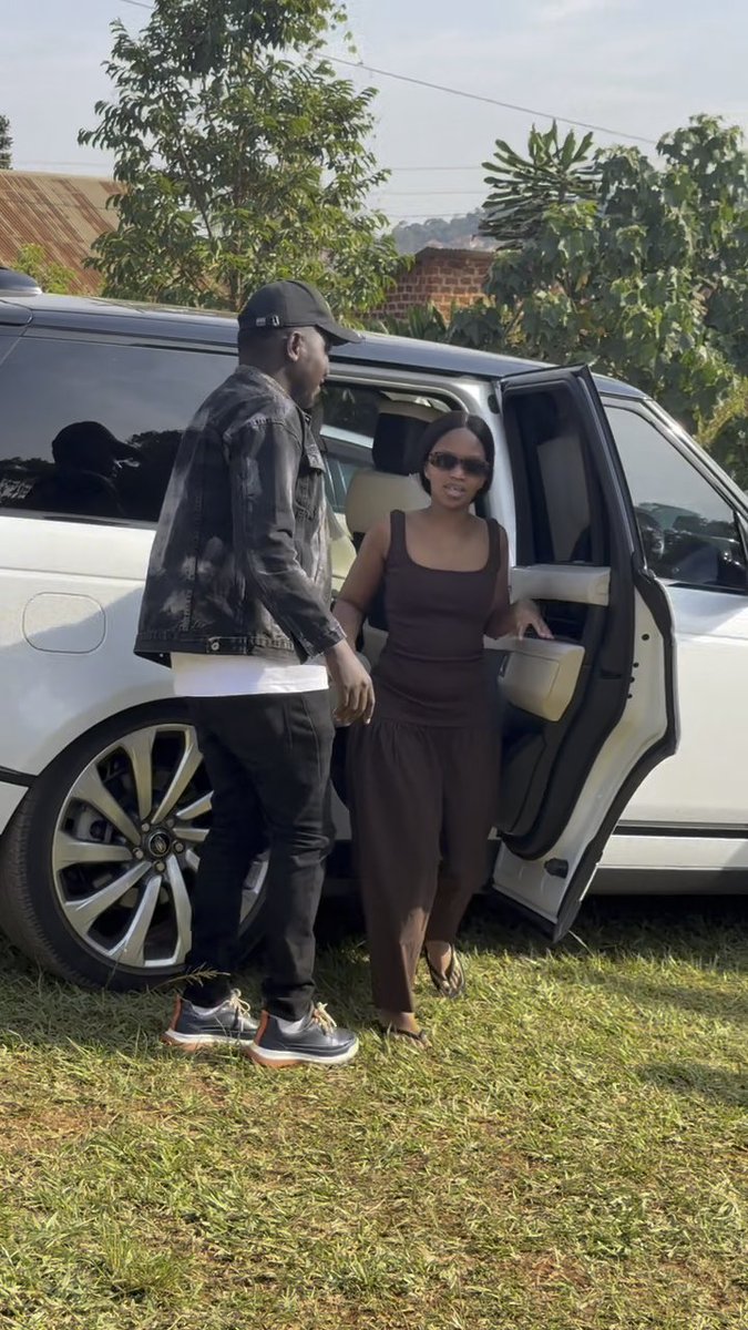Earlier: Sheilah Gashumba arrives at the burial of Badru Kasirye in Bunamwaya, Ngobe, Mayumba Kumi. Badru Kasirye and Isaac Ndamagye lost their lives in a tragic road accident.