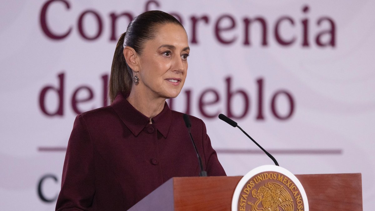 #MañaneraDelPueblo | La presidenta Claudia Sheinbaum Pardo anuncia que México y Perú restablecen relaciones diplomáticas. También informó que el gobierno peruano entregó salvoconducto a Betssy Chávez, presidenta del Consejo de Ministros durante la administración de Pedro Castillo.