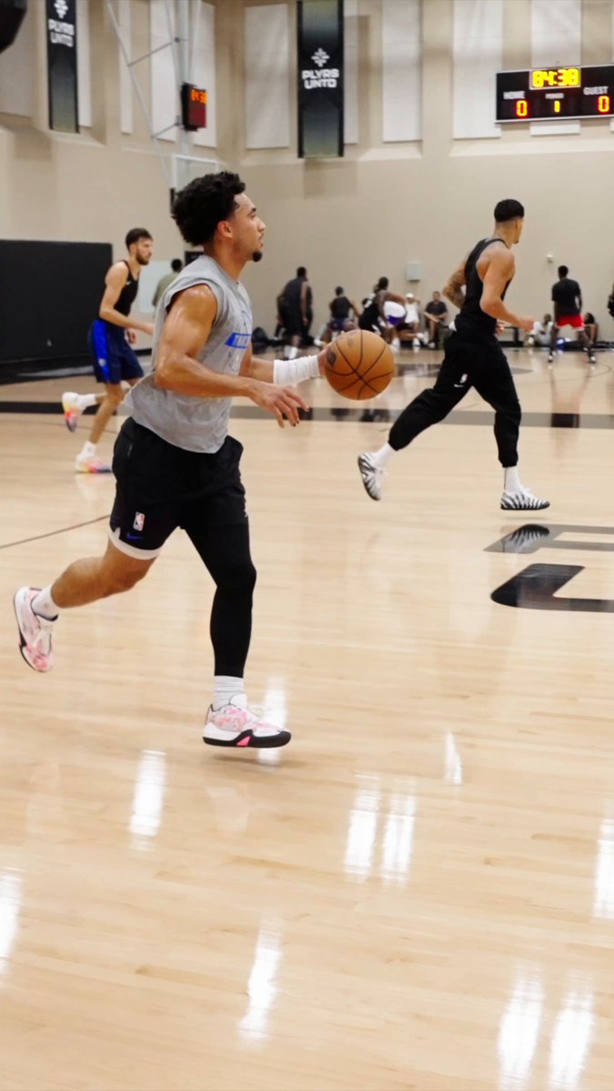 Players showed up at our new Performance Center in LA to tip-off our PLYRS UNTD runs 🔥🏀 #PLYRSUNTD