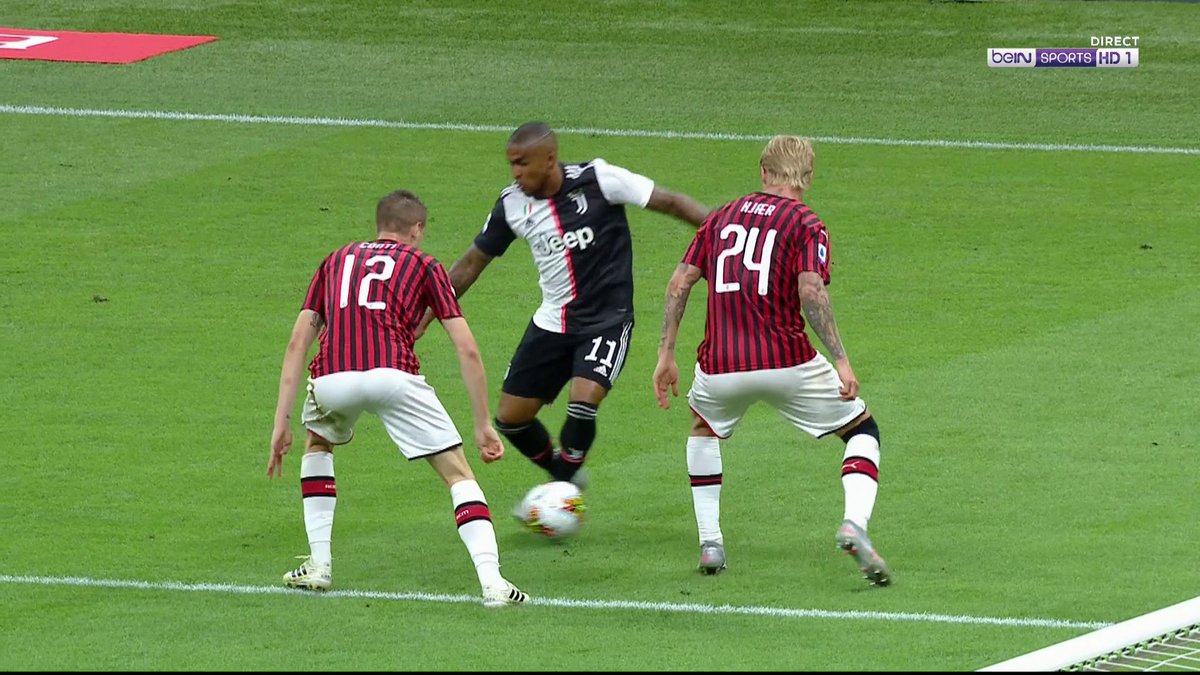 LA VIOLENCE DE LA VIRGULE INVERSÉE DE DOUGLAS COSTA AVEC LA JUVENTUS ! 🌪️🇧🇷 Il avait quand même des fulgurances complètement dingues ! 🤯 Petit sentiment de gâchis tout de même pour ce joueur... 😕 (beIN SPORTS)