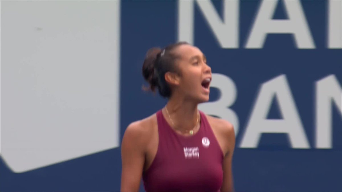 Simply STUNNING 🤩 Leylah Fernandez gets the crowd on their feet, as she defeats Andreeva 6-1, 6-4 to keep her dreams of a title on home soil alive! #NBO26