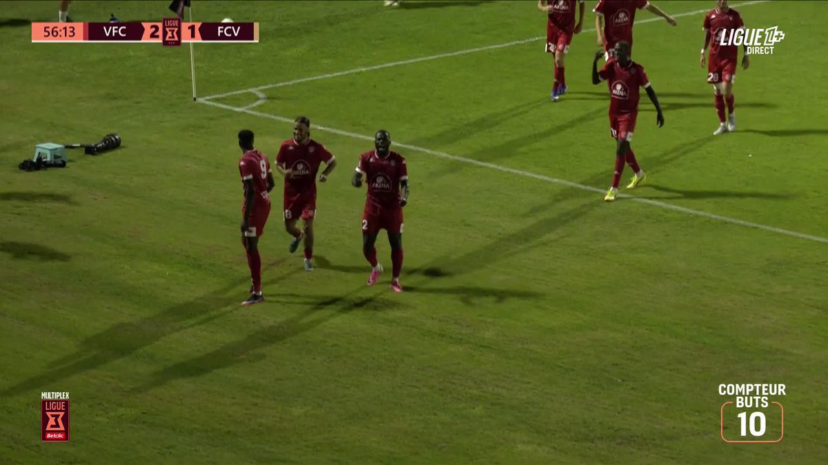 ⚽ ET LE TRIPLÉÉÉÉÉÉÉÉ POUR MANSOUR SAMB !!! LA ROCHE-SUR-YON MÈNE 3-1 !!! 🎩❤️🤍 🎥 L1+
