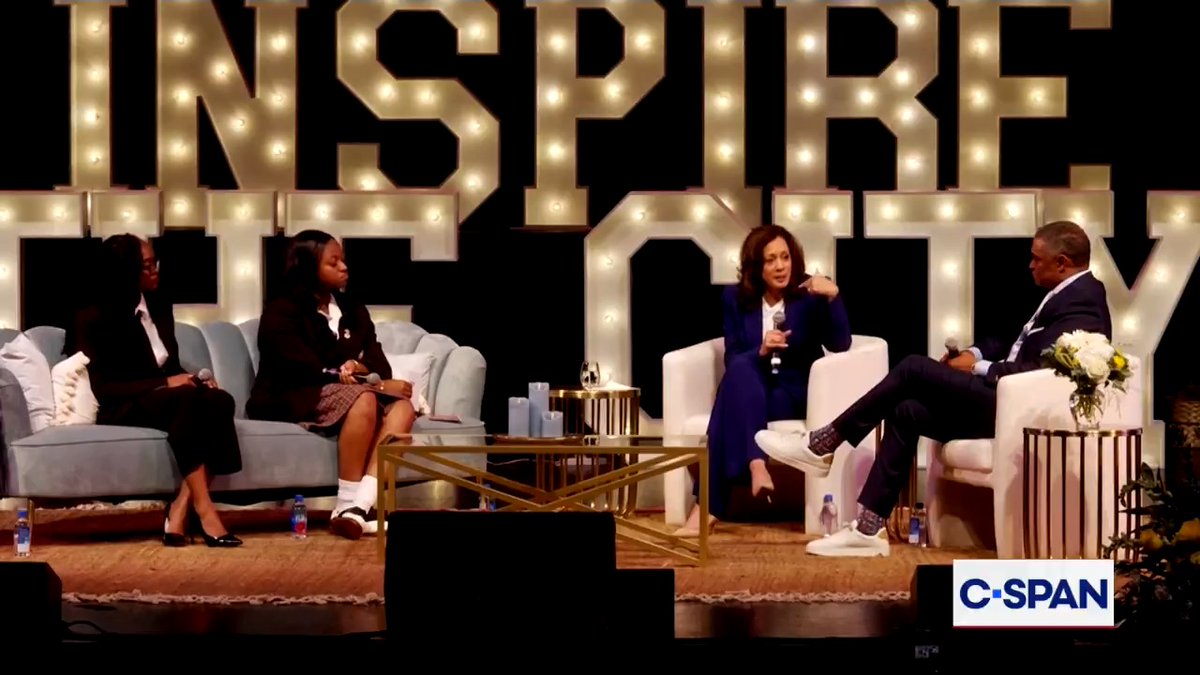Kamala Harris discusses the 2026 midterms with students: "Although the majority of you cannot vote, anybody in your life who can vote — you will remind them — I know of how their vote is gonna impact you."