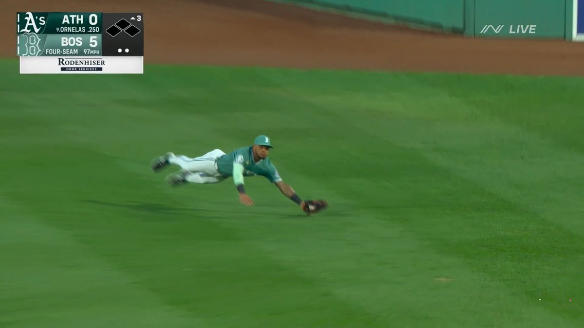 No one loved this Ceddanne Rafaela catch more than Payton Tolle 😱