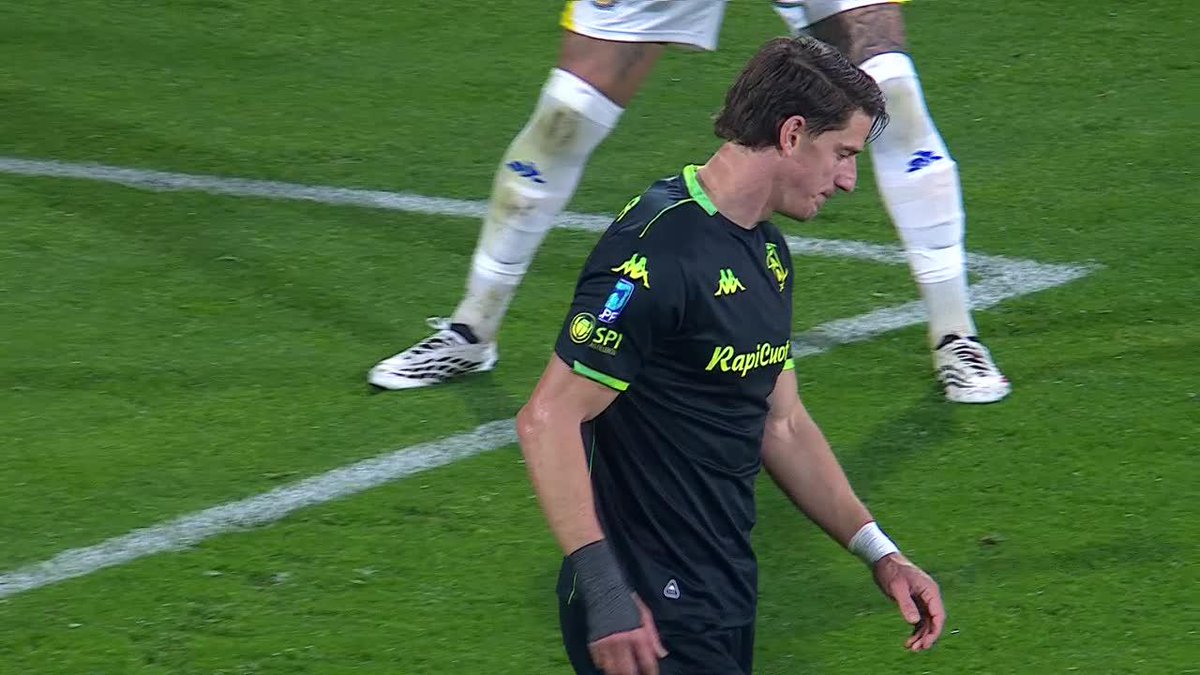 ¡TENEMOS EL BLOOPER DEL AÑO! A Vombergar le regalaron una pelota pero de manera increíble la mandó afuera. ¡INSÓLITO! #TorneoClausura