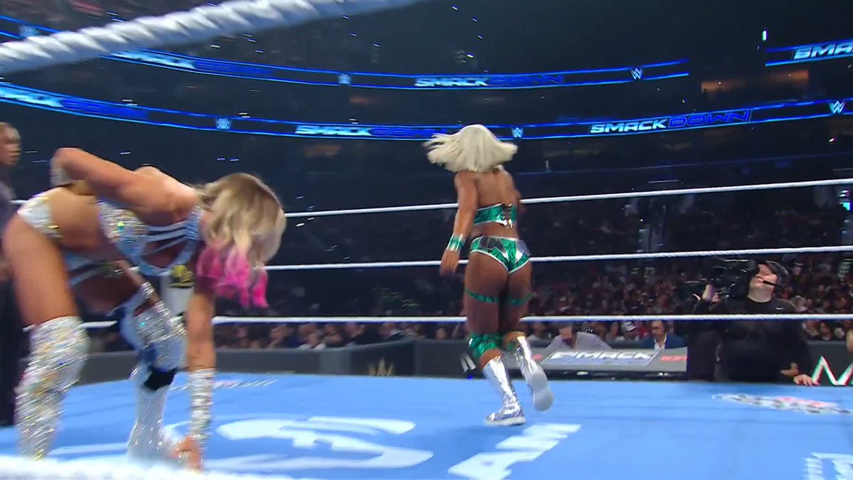 Wasn't gonna be that easy to keep Charlotte Flair down! 💪