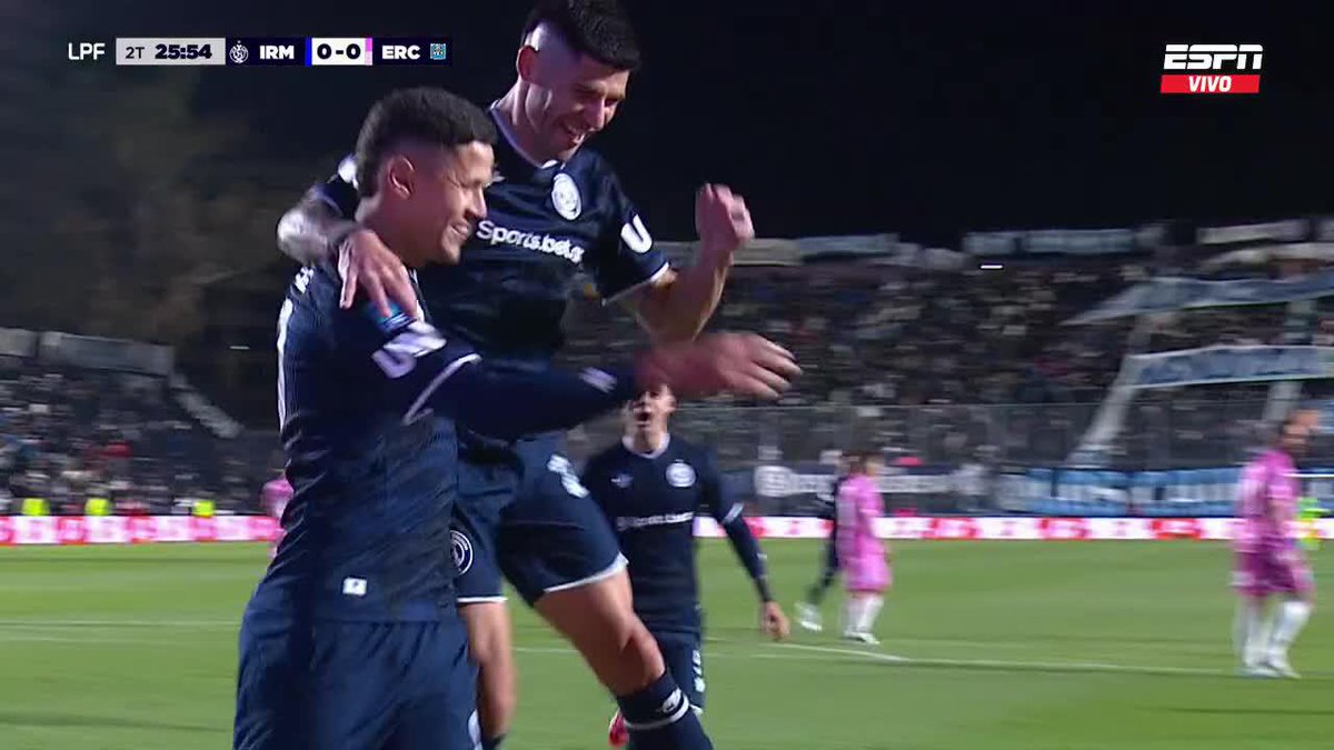 ¡LO FUSILÓ AL LOCO BRUERA! Potente remate de Álex Arce para anotar el 1-0 de Independiente Rivadavia vs. Estudiantes de Río Cuarto. 📺 #ESPN
