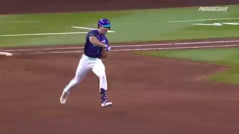 ドジャース、逆転サヨナラ負け... これで7連敗(69勝47敗) ↓ ウォルドシュミットが逆転サヨナラ2ラン 守護神ディアスは復帰後3試合連続失点に . 佐々木朗希は6回4安打2失点(勝敗つかず) 6回86球4安打5奪三振1四球2失点 大谷:2打数0安打2四球 ①遊飛②四球③四球④二併打