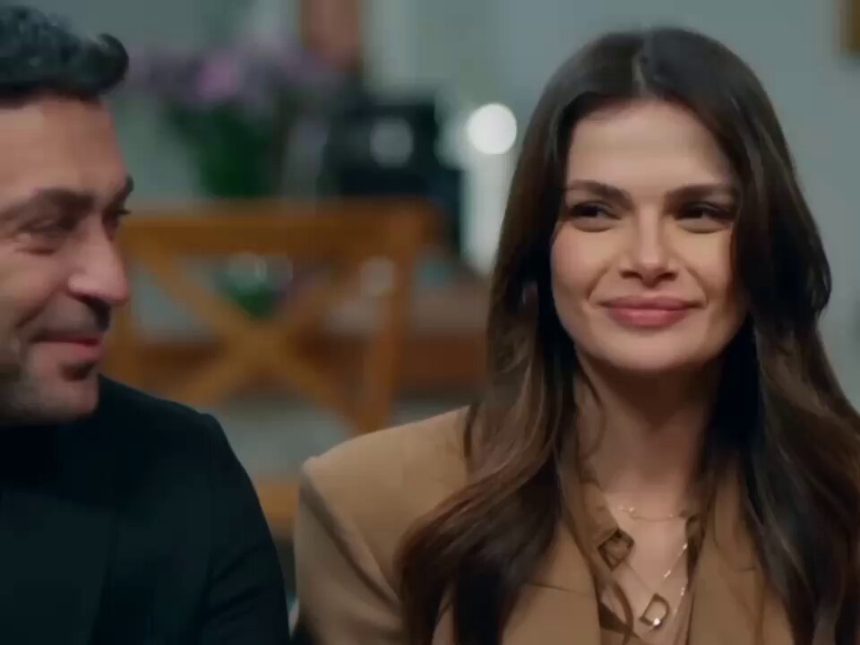 Şurada noldu da bunlar hepsi kendini salmış sjsjsj, Sinem'e mi gülüyorlar