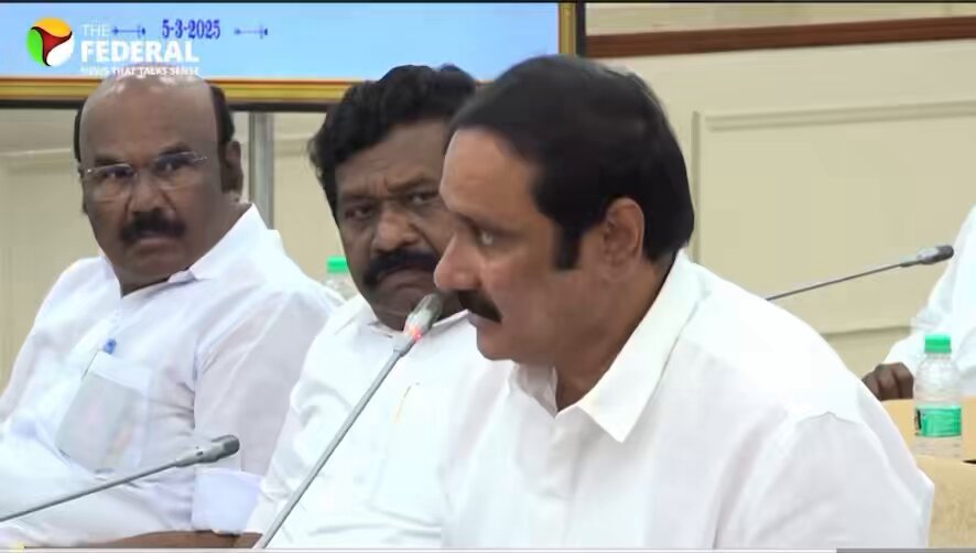 வாழ்க்கையில உண்மையைப் பேசியே பழக்கம் இல்லையாடா… தவுட்டு தற்குறி கொத்தடிமைகளா? 🙄 தவெக பொதுச்செயலாளர் என். ஆனந்த் கலந்துகொண்டார்டா…😑