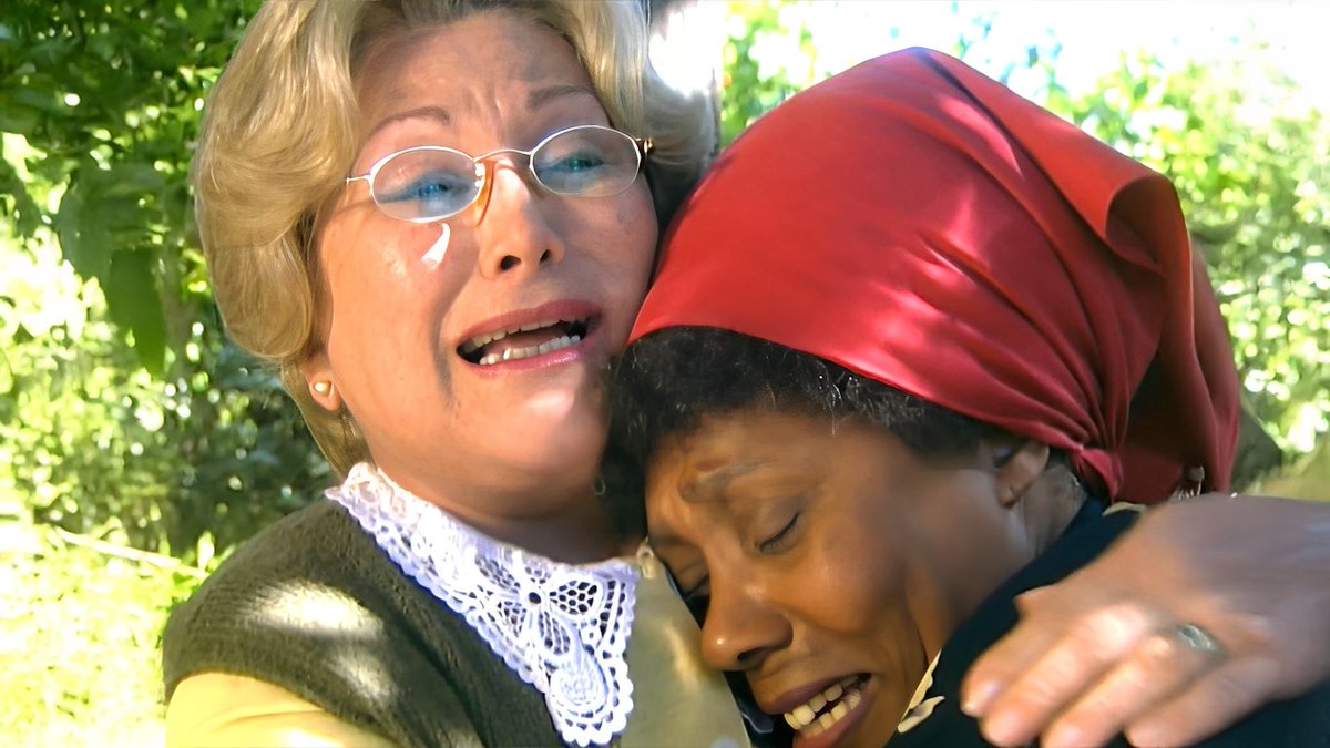 Pois eu detestei esses comentários desde a entrAda da serie no Globoplay. Sítio é uma coisa pura e inocente que marcou a geração de muitas pessoas. Na adaptação pra TV Dona Benta sempre teve apreço tanto pela Tia Nastácia quanto pelo Tio Barnabé. E na série Dona Benta sempre estava envolvida em ações sociais como fome, campanha do agasalho, dengue e até desmatamento. #SitioDoPicapauAmarelo