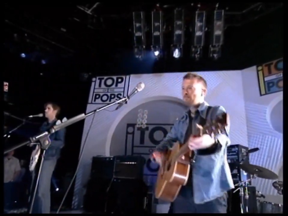 Radiohead Knives Out (Top Of The Pops 2001)