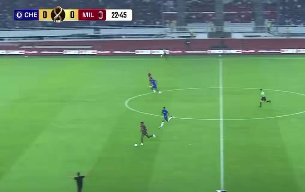 🏴󠁧󠁢󠁥󠁮󠁧󠁿😮‍💨 𝗝𝗢𝗦𝗛 𝗔𝗖𝗛𝗘𝗔𝗠𝗣𝗢𝗡𝗚 (𝟭𝟵) with a phenomenal tackle to stop Rafael Leão… BALLER. 💎