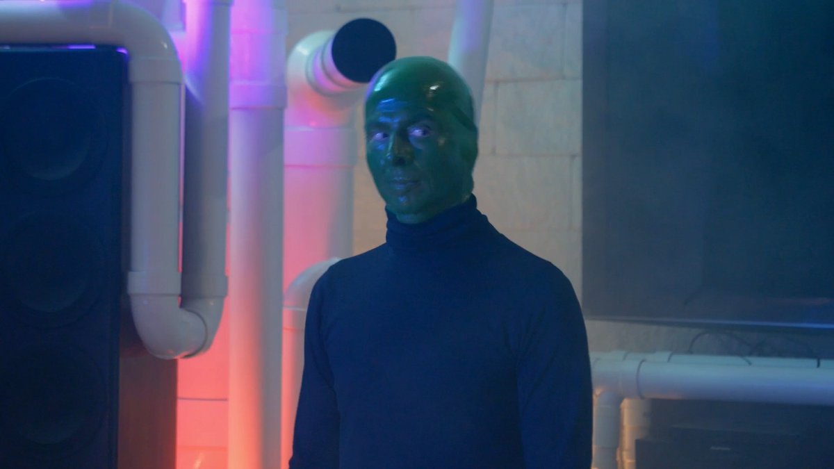 Happy Saturday! Here's a clip of Jack McBrayer emulating the Blue Man Group (presented without context)! #ZillowGoneWild