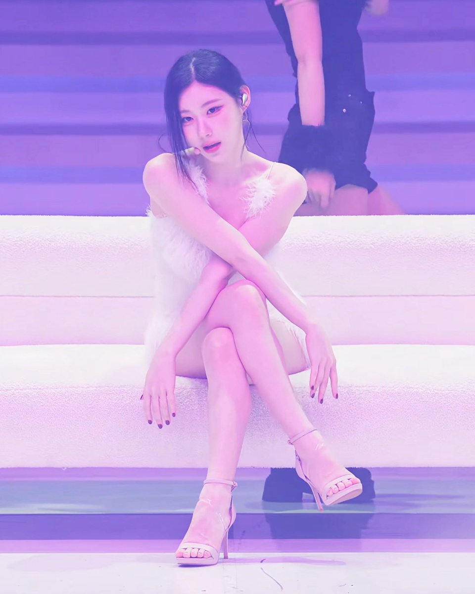 ทุกคนโดนน้องแชรทุบหัวพร้อมกันมาก ㅠㅠㅠㅠㅠㅠㅠㅠㅠㅠ ชีพร้อมแล้วสำหรับโซโล่คนที่สาม