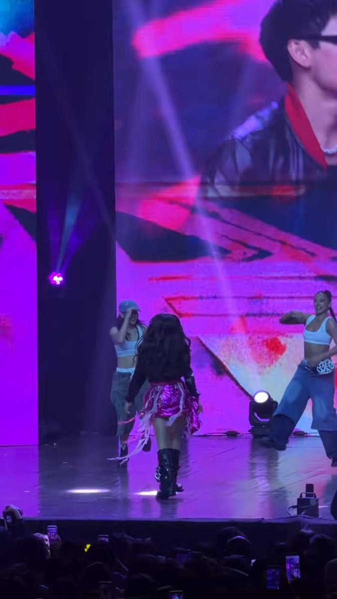 DUSTINBIVER IS HERE! 💛 Dustin &amp; Bianca shares the stage with River Joseph as they perform “Shagidi” by BINI!✨ THE DUSBI FANCON #DustBia #ABSCBNEvents #DustBiaLoveActually