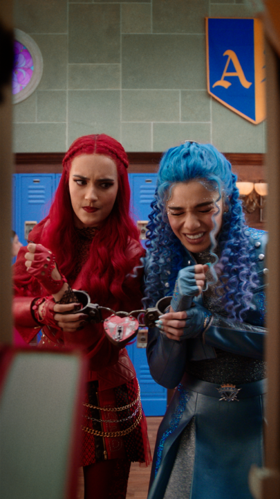Friendship bracelets just reached a whole new level 😅 Catch new episodes of #LockerDiaries every Saturday through August!