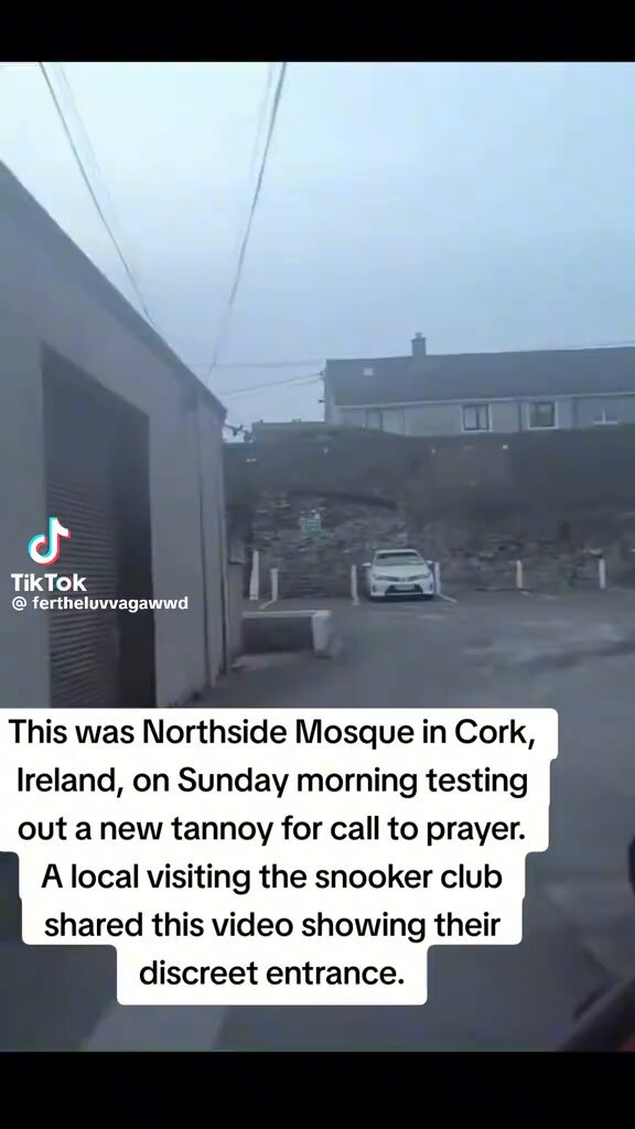 This is Northside Mosque in Cork testing out the speakers at the local mosque. It will blare out five times a day, as the Muezzin, the man who calls Muslims☪️to prayer, reaches for the microphone. He may be wearing the speakers on his head if I lived there.