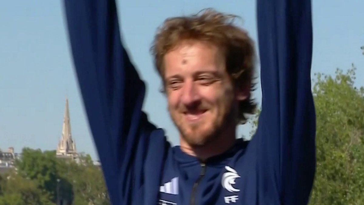 #Stade2 | 🇫🇷 À 42 ans, Gary Hunt a assuré le show et décroché une sublime médaille de bronze pour la France au plongeon de haut vol. 📺 Retrouvez l’émission en replay :