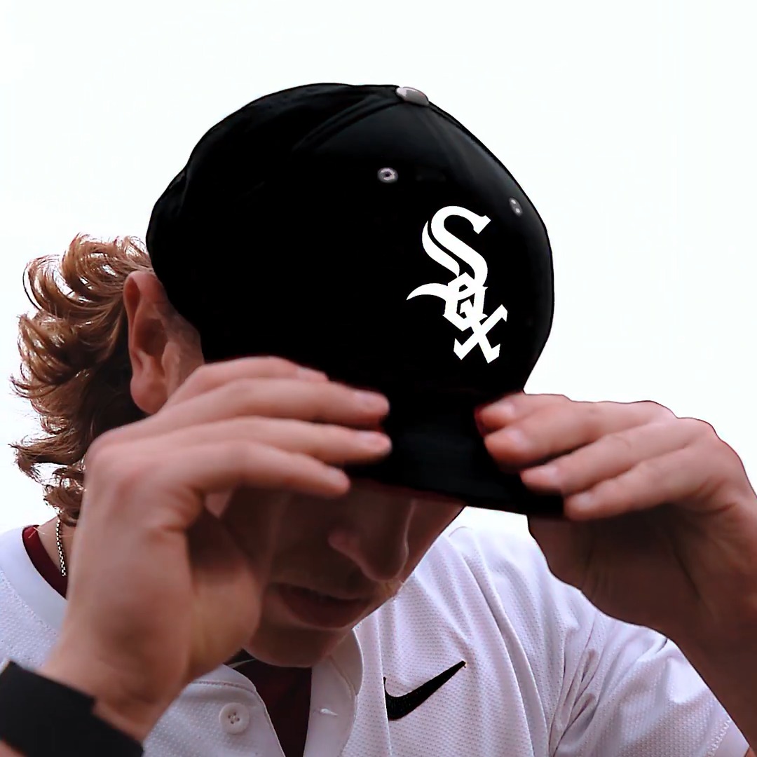 The newest southpaw on South Side 🔥
