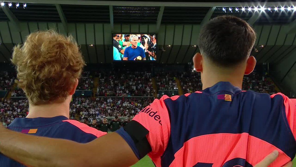Minuto de silencio entre Barcelona y Nottingham Forest, por el fallecimiento de Jorge Messi. 🤍