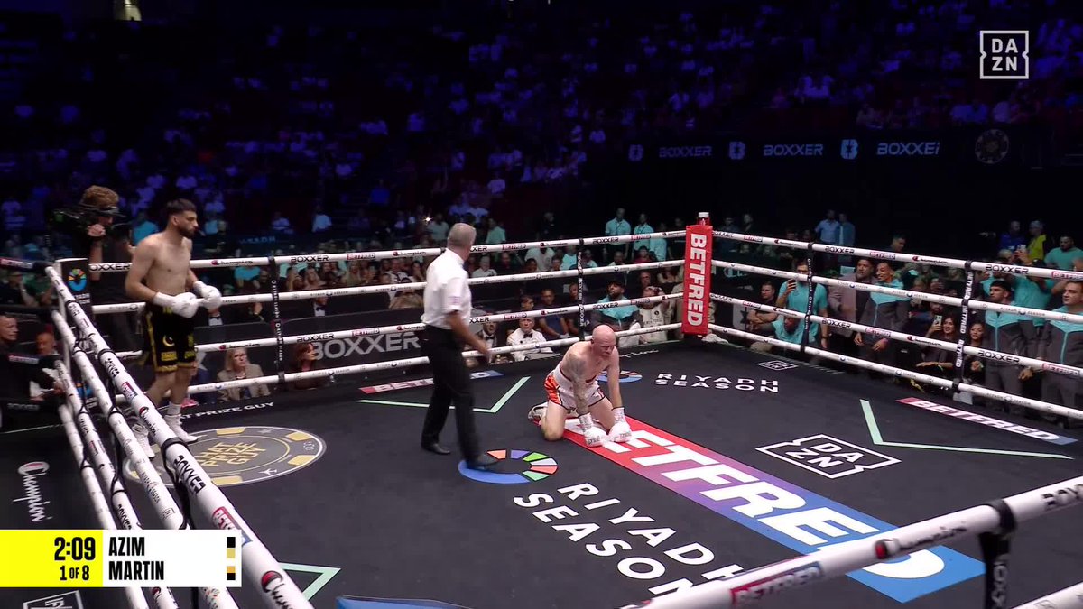 HASSAN AZIM GETS THE KNOCKOUT IN ROUND 1! 😱 #WilliamsonSimpson2 | Live NOW on DAZN ▪️