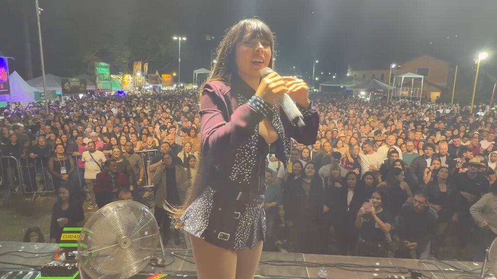 A voz do povo é a voz de Deus. Bom Jardim. Rio de Janeiro! Venceremos com Flávio Bolsonaro. Venceremos juntos com DouglasRuas , Carlos Portinho Carlos Jordy Tragam a urna!!