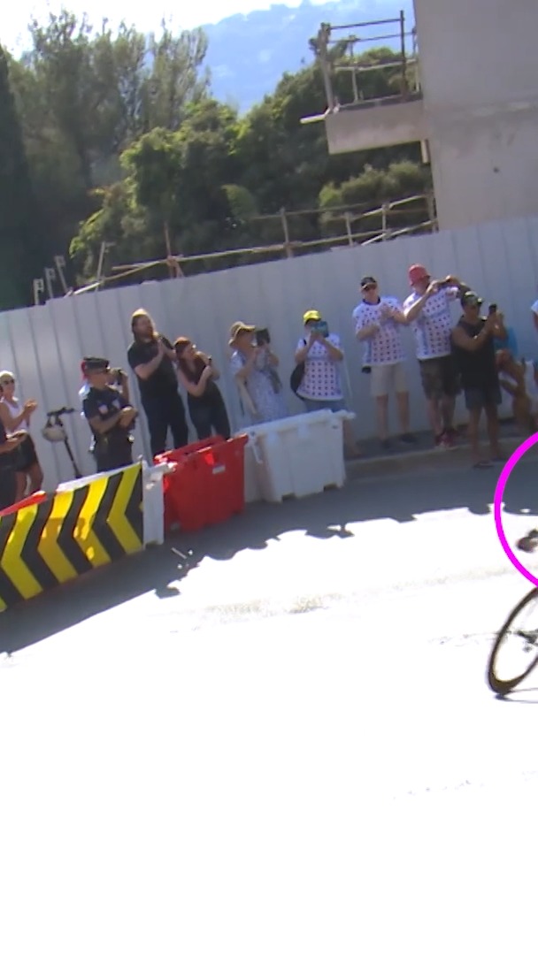 The moment we all wanted to see between Kasia Niewiadoma-Phinney and Cรฉlia Gery ๐