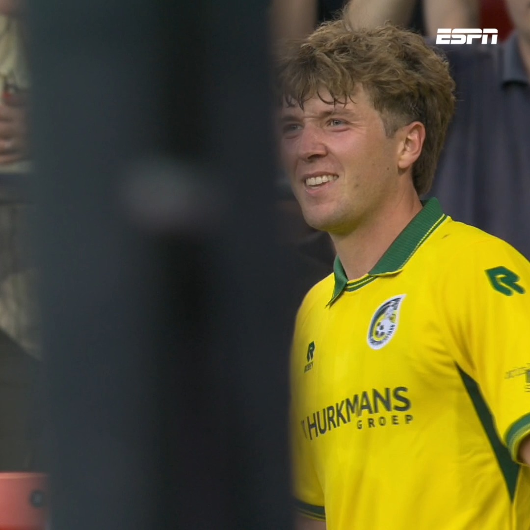 OLE CETAK GOL LEWAT SENTUHAN PERTAMA MEMATIKAN ๐ Ole Romeny berhasil cetak gol pada laga pertama Eredivisie menghadapi sang juara bertahan PSV! ๐ฎ๐ฉ๐ฎ๐ฉ๐ฎ๐ฉ๐ฅ Fortuna Sittard menahan imbang PSV 2-2 pada laga ini.