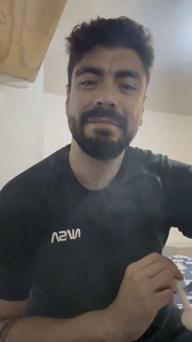 Que onda mis tacos con humo Ya los tenía olvidados quien para que le humee su pajarote hoy? 🥵