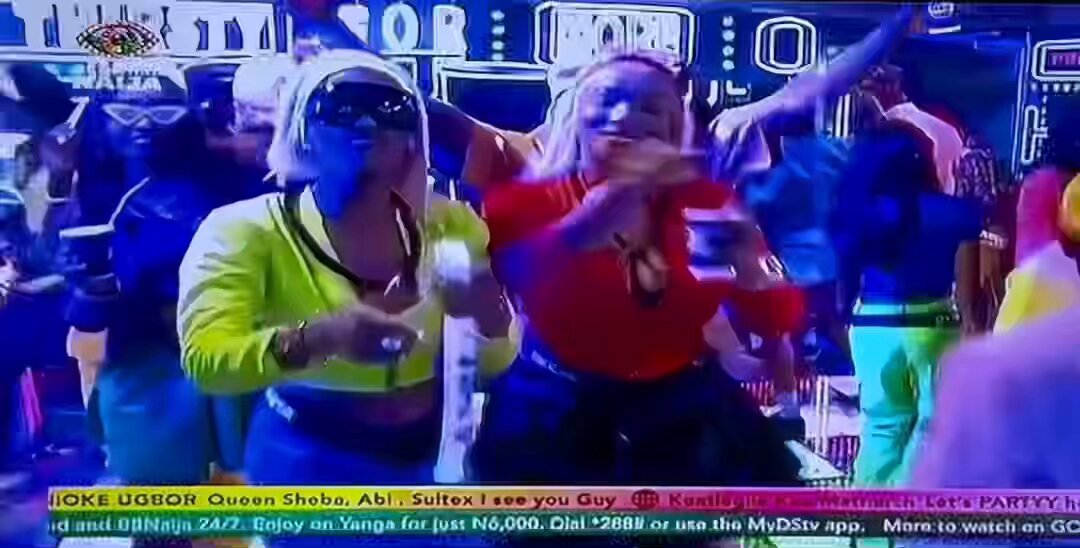 BLUETHOPIA we wanna parryyy💃🏻💃🏻💃🏻 Who’s the party QUEEN again???? #Bluethopia #BBNaija 🎥: Big Brother Naija