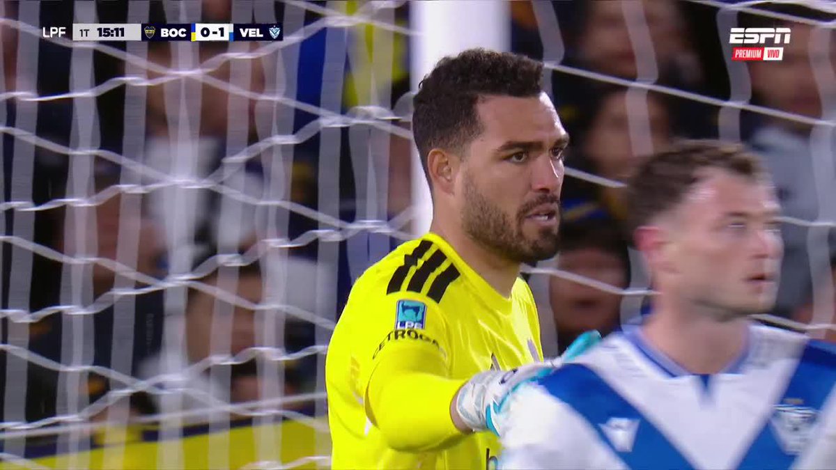 ⚠️Mala salida de #Montero pero luego pone el manotazo para evitar el 0-2.