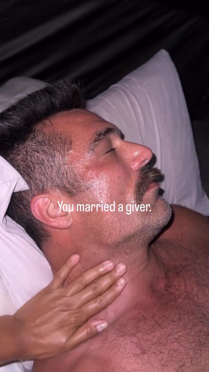 No vocabulário gay a tradução de “giver” é “passiva dadeira”