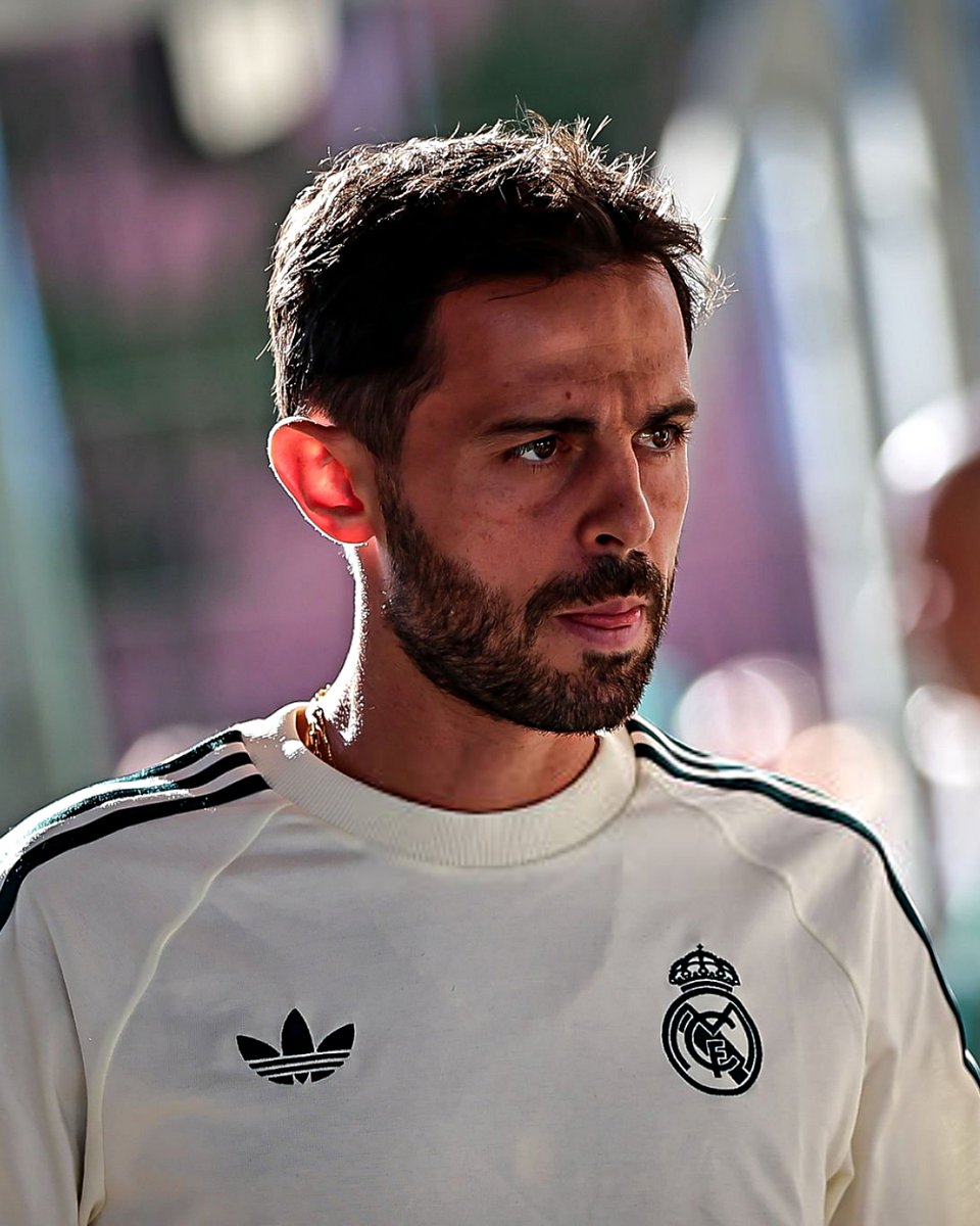 "Bernardo Silva é um rapaz a quem lhe faz bem não fazer nada nas férias e apresentou-se numa forma física bastante inferior, tem de melhorar... Mas é um jogador tremendo." — José Mourinho