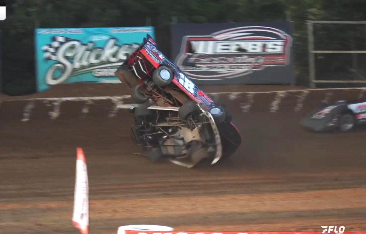๐จ Both drivers okay after a WILD crash in #๐๐๐ฐ๐ฎ๐๐๐ถ๐ฟ๐ ๐ heat #2 at Florence Speedway! #LucasDirt