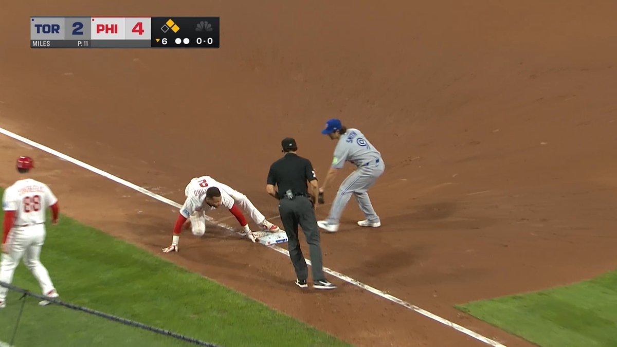 Craw throws on the triple goggles 👌