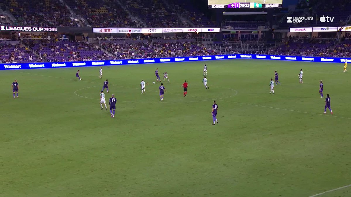 ¡¿Pero qué hiciste, Arcila?! 🔥 Qué golazo espectacular para darle la vuelta en favor del Club León. 🦁👏 #LMXLC2026 | #LEO | #J2 Ve la Leagues Cup 2026 en vivo en ImagenTVDeportes y Apple TV.