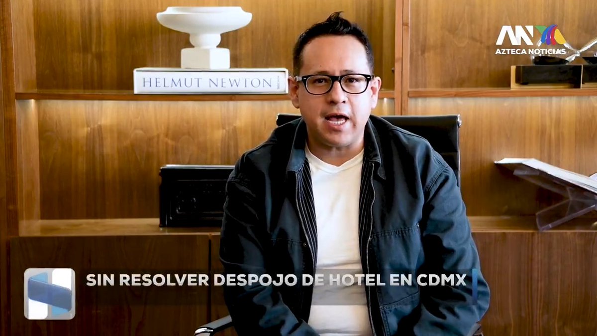 🔴 Red de complicidad con funcionarios habría solapado el despojo del Hotel Novit en la Benito Juárez La Fiscalía General de Justicia de la CDMX investiga a una red integrada por policías de investigación, abogados y corredores públicos dedicada a ejecutar despojos mediante maniobras ilegales, explica el abogado Adrián Arellano. Las pesquisas revelaron que los agentes suspendidos acudieron con falsas órdenes de desalojo para irrumpir con violencia en el inmueble ubicado en la colonia Nápoles. #Esqueletos con Irving