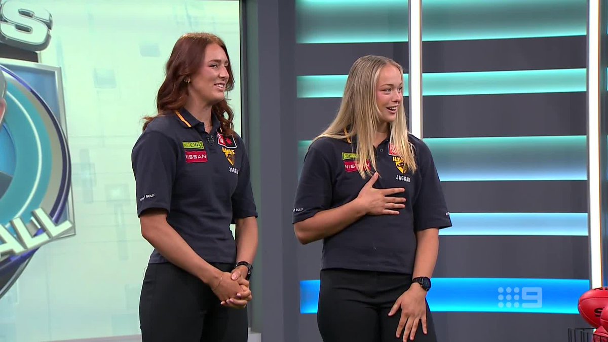 "It can't get worse than that" 😂😂 Elli Symonds understood the assignment for Lou's Handball 😅 #9AFLSFS | Watch on 9 &amp; 9Now 🖥️