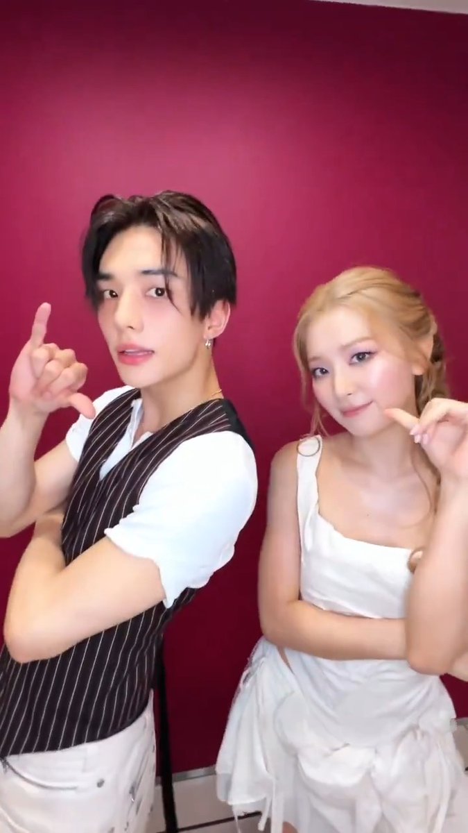 SEULGI SURFIN' BOY CHALLENGE WITH HYUNJIN